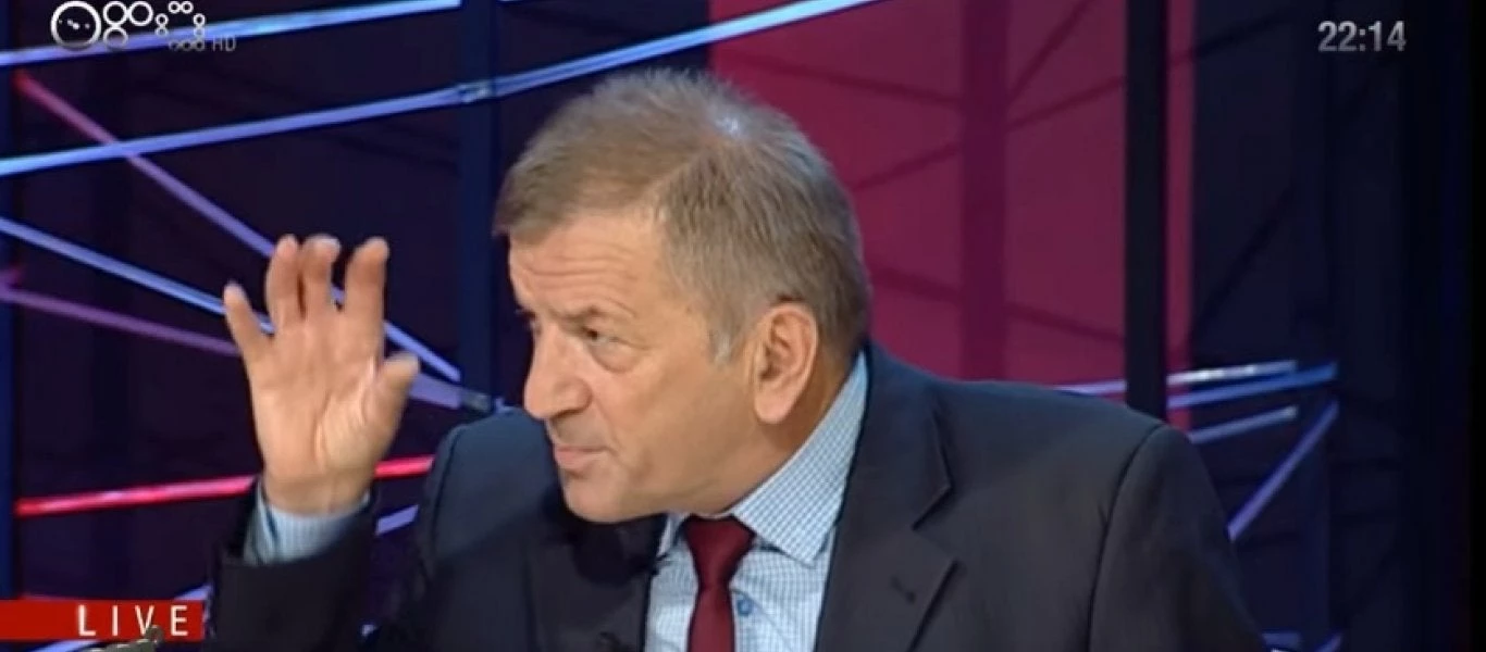 Οχετός προκλήσεων: «Δεν υπάρχουν Έλληνες, όλοι είναι Αλβανοί» – Tους ισοπέδωσε Έλληνας καθηγητής: «Ξέρετε πόσους Αλβανούς σκότωσε ο Κολοκοτρώνης;»